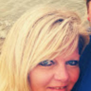 Meet your Posher, Dee dee